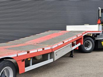 3 x steering axle / hydraulic ramp / hydraulic bed